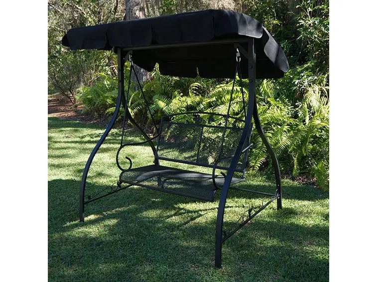 Una pensilina in ferro per il giardino