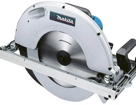 Una sega circolare makita