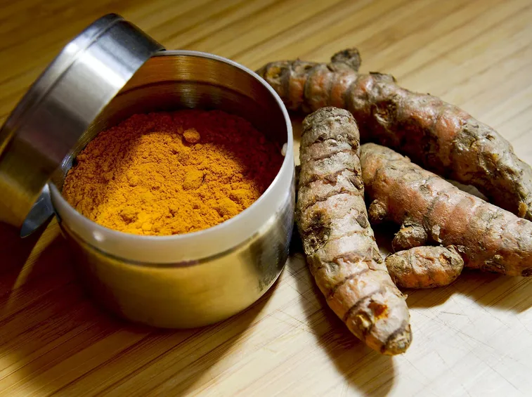 radici curcuma