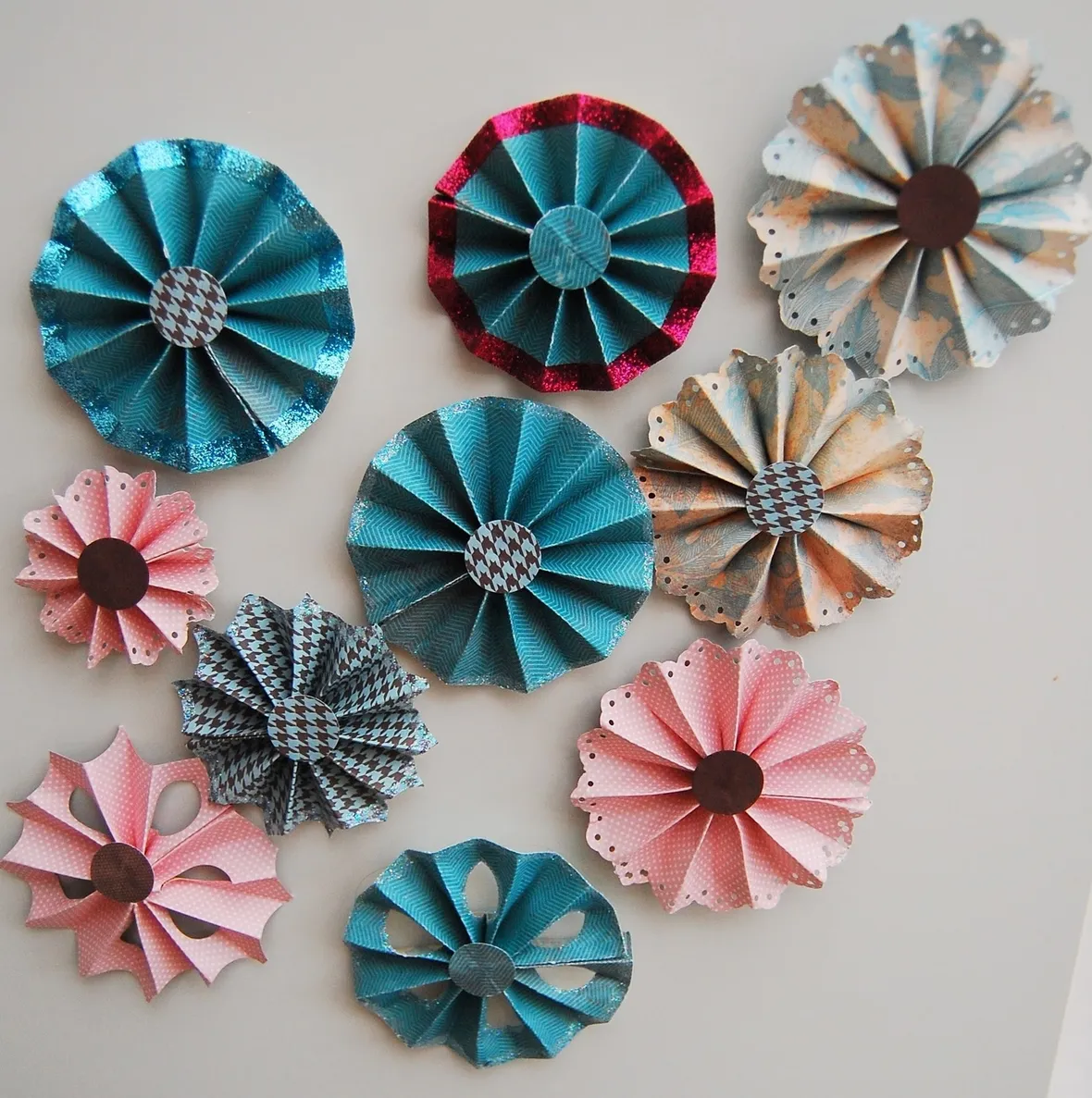 come fare fiori di carta