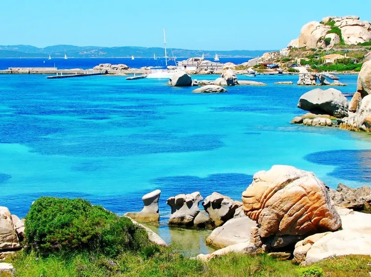 Acque trasparenti dell'Arcipelago della Maddalena