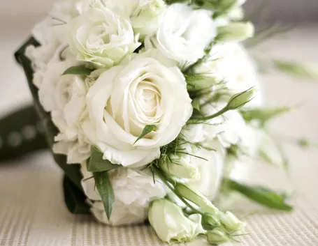 Bouquet da sposa con Lisianthus e Rosa