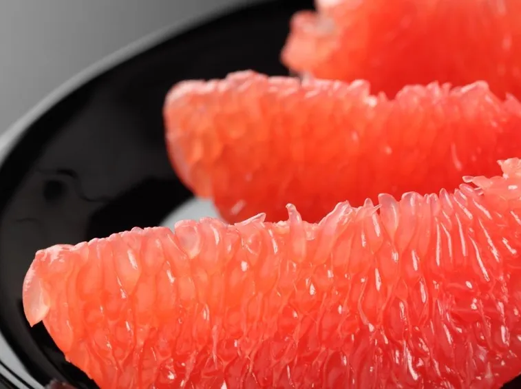 Pompelmo rosa o rosso