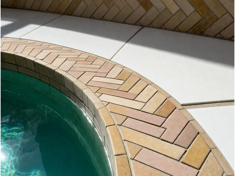 Piastrelle per bordo piscina in ceramica monocottura